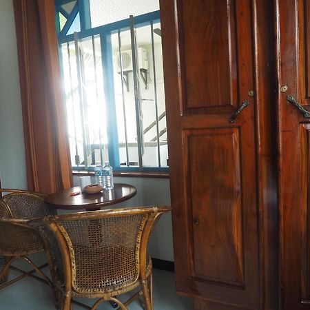 Main Reef Guest House Хикадува Екстериор снимка