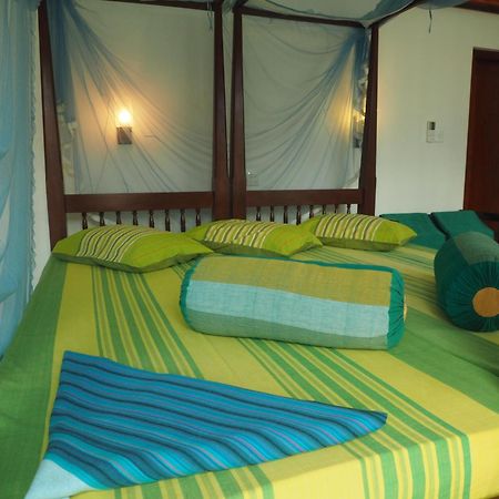 Main Reef Guest House Хикадува Екстериор снимка