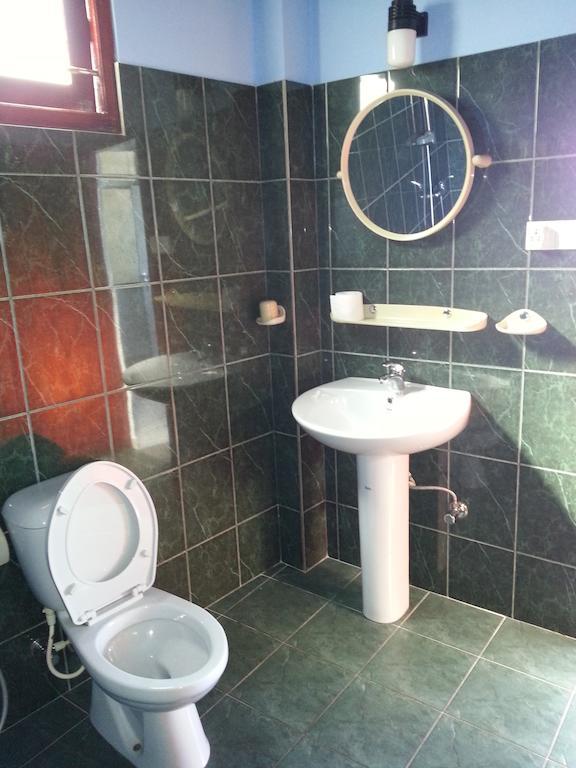 Main Reef Guest House Хикадува Стая снимка