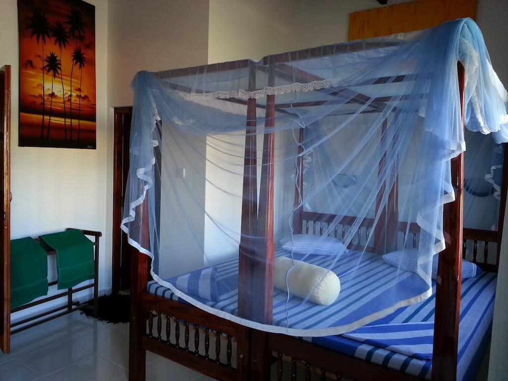 Main Reef Guest House Хикадува Стая снимка