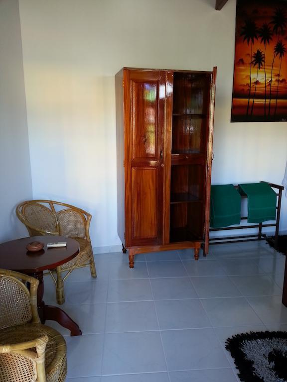 Main Reef Guest House Хикадува Стая снимка