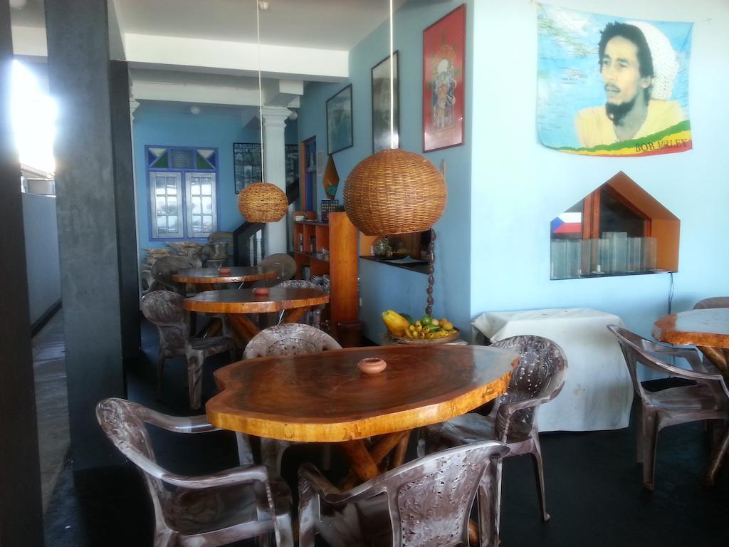 Main Reef Guest House Хикадува Екстериор снимка
