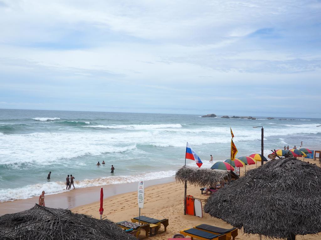 Main Reef Guest House Хикадува Екстериор снимка