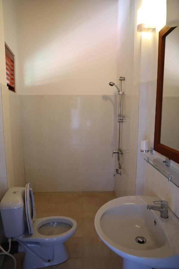 Main Reef Guest House Хикадува Екстериор снимка