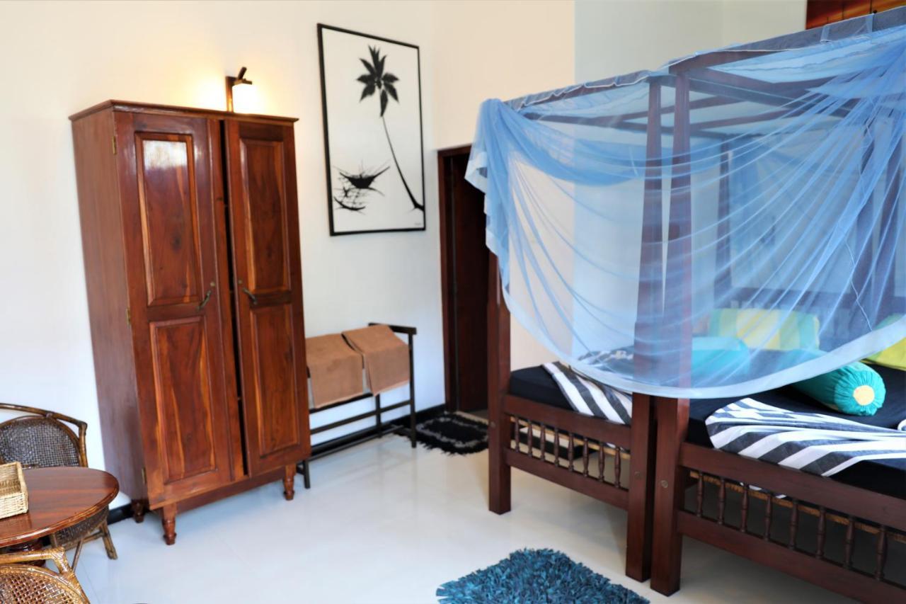 Main Reef Guest House Хикадува Екстериор снимка